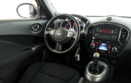 Nissan Juke II, 2011 год, 895 000 рублей, 25 фотография