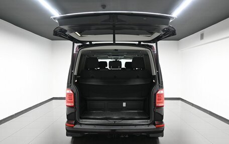 Volkswagen Multivan T6 рестайлинг, 2017 год, 3 895 000 рублей, 7 фотография