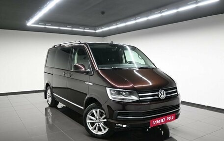 Volkswagen Multivan T6 рестайлинг, 2017 год, 3 895 000 рублей, 5 фотография