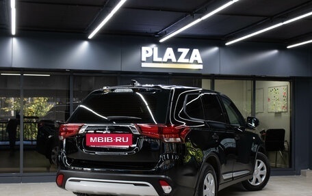 Mitsubishi Outlander III рестайлинг 3, 2020 год, 2 249 000 рублей, 4 фотография