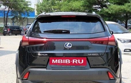 Lexus UX I, 2021 год, 2 450 000 рублей, 4 фотография