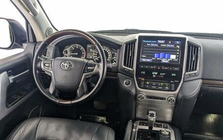 Toyota Land Cruiser 200, 2018 год, 7 800 000 рублей, 25 фотография