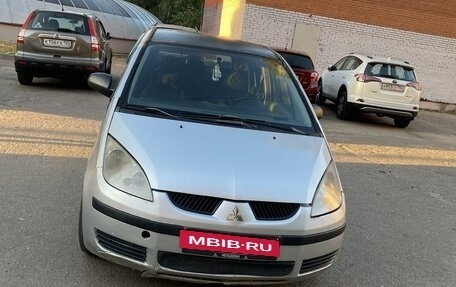 Mitsubishi Colt VI рестайлинг, 2004 год, 348 000 рублей, 2 фотография