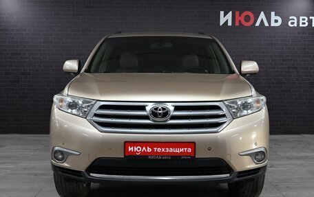 Toyota Highlander III, 2011 год, 2 500 000 рублей, 2 фотография