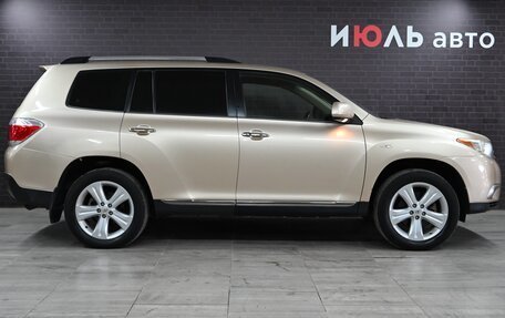 Toyota Highlander III, 2011 год, 2 500 000 рублей, 10 фотография