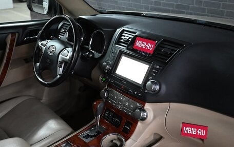 Toyota Highlander III, 2011 год, 2 500 000 рублей, 17 фотография