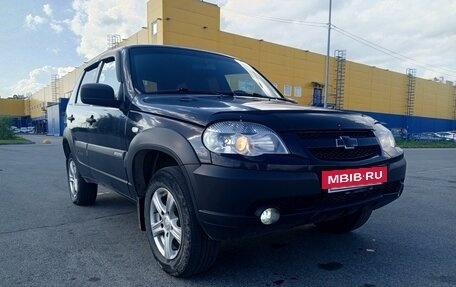 Chevrolet Niva I рестайлинг, 2018 год, 880 000 рублей, 3 фотография