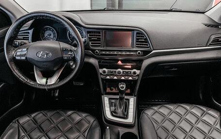 Hyundai Elantra VI рестайлинг, 2019 год, 1 855 750 рублей, 16 фотография