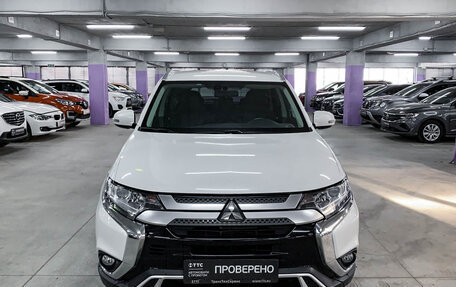 Mitsubishi Outlander III рестайлинг 3, 2019 год, 2 550 000 рублей, 2 фотография