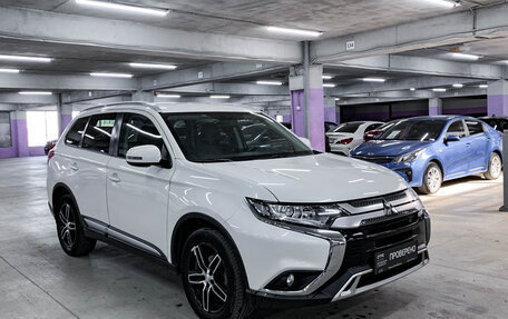 Mitsubishi Outlander III рестайлинг 3, 2019 год, 2 550 000 рублей, 3 фотография