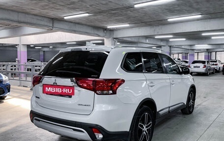 Mitsubishi Outlander III рестайлинг 3, 2019 год, 2 550 000 рублей, 5 фотография