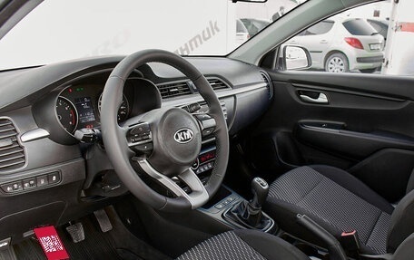 KIA Rio IV, 2018 год, 1 290 000 рублей, 13 фотография