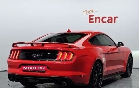 Ford Mustang VI рестайлинг, 2021 год, 3 380 000 рублей, 2 фотография