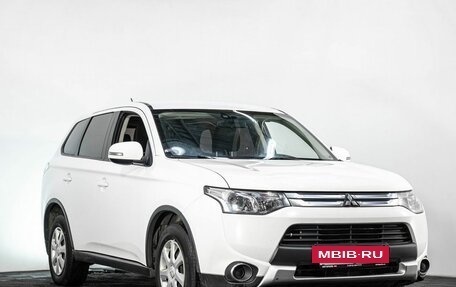 Mitsubishi Outlander III рестайлинг 3, 2014 год, 1 396 000 рублей, 3 фотография