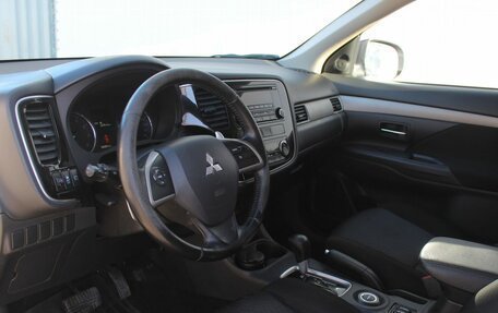 Mitsubishi Outlander III рестайлинг 3, 2013 год, 1 450 000 рублей, 17 фотография