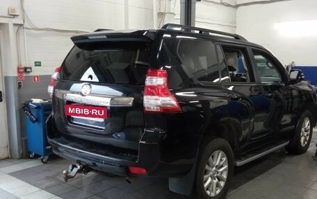 Toyota Land Cruiser Prado 150 рестайлинг 2, 2016 год, 4 020 000 рублей, 3 фотография