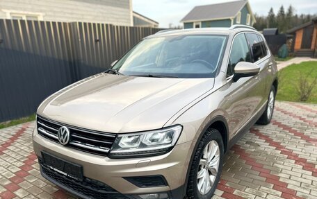 Volkswagen Tiguan II, 2018 год, 2 450 000 рублей, 2 фотография