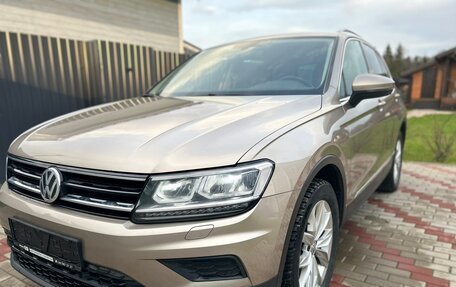 Volkswagen Tiguan II, 2018 год, 2 450 000 рублей, 3 фотография