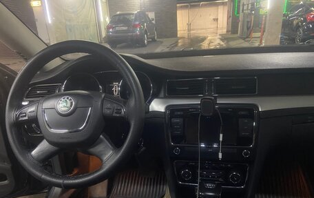 Skoda Superb III рестайлинг, 2011 год, 950 000 рублей, 17 фотография