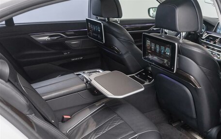 BMW 7 серия, 2015 год, 3 149 000 рублей, 24 фотография