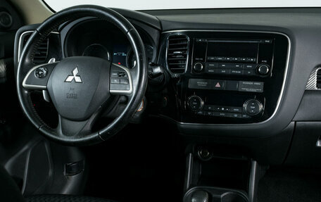 Mitsubishi Outlander III рестайлинг 3, 2012 год, 1 499 000 рублей, 12 фотография