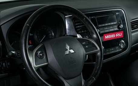 Mitsubishi Outlander III рестайлинг 3, 2012 год, 1 499 000 рублей, 15 фотография