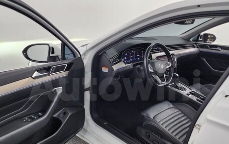 Volkswagen Passat B8 рестайлинг, 2020 год, 2 250 000 рублей, 10 фотография