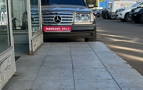 Mercedes-Benz E-Класс, 1992 год, 400 000 рублей, 1 фотография