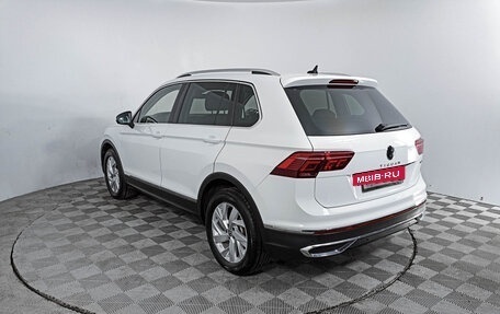 Volkswagen Tiguan II, 2021 год, 3 647 000 рублей, 7 фотография