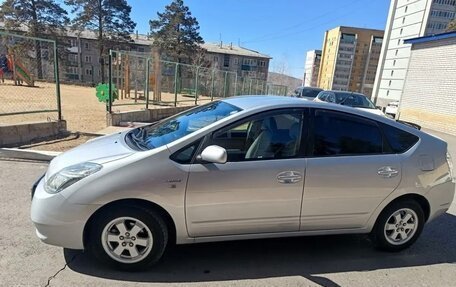 Toyota Prius, 2009 год, 1 050 000 рублей, 13 фотография