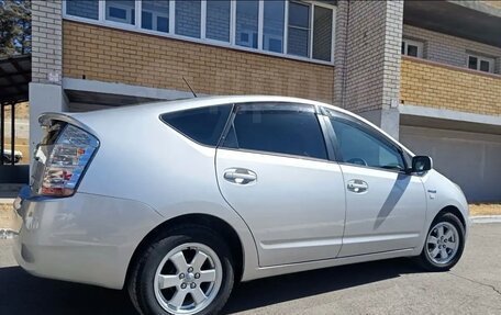 Toyota Prius, 2009 год, 1 050 000 рублей, 17 фотография