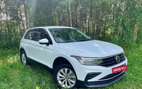 Volkswagen Tiguan II, 2021 год, 2 740 000 рублей, 10 фотография