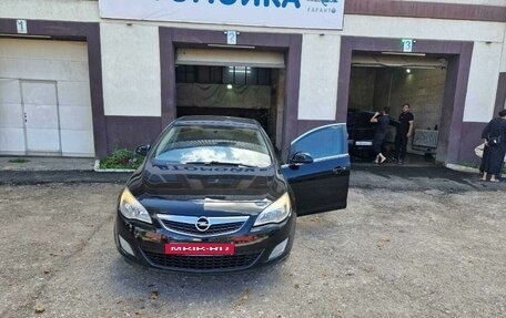 Opel Astra J, 2011 год, 520 000 рублей, 1 фотография