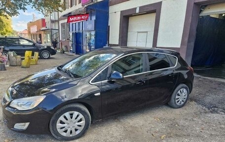 Opel Astra J, 2011 год, 520 000 рублей, 2 фотография