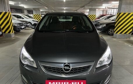 Opel Astra J, 2011 год, 649 000 рублей, 2 фотография