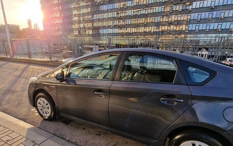 Toyota Prius, 2011 год, 1 500 000 рублей, 2 фотография