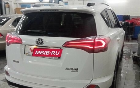 Toyota RAV4, 2016 год, 2 060 000 рублей, 3 фотография