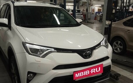 Toyota RAV4, 2016 год, 2 060 000 рублей, 2 фотография