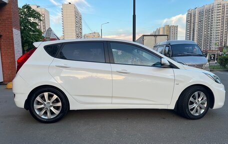 Hyundai Solaris II рестайлинг, 2011 год, 1 090 000 рублей, 4 фотография