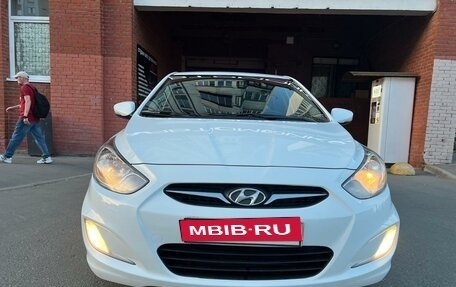 Hyundai Solaris II рестайлинг, 2011 год, 1 090 000 рублей, 2 фотография