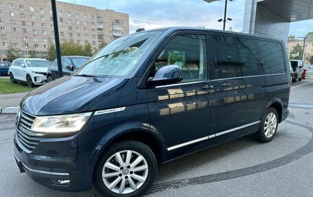 Volkswagen Multivan T6 рестайлинг, 2020 год, 7 300 000 рублей, 3 фотография