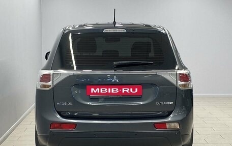 Mitsubishi Outlander III рестайлинг 3, 2014 год, 1 465 000 рублей, 3 фотография