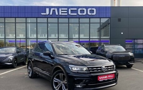 Volkswagen Tiguan II, 2017 год, 3 229 000 рублей, 3 фотография