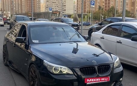 BMW 5 серия, 2005 год, 900 000 рублей, 3 фотография