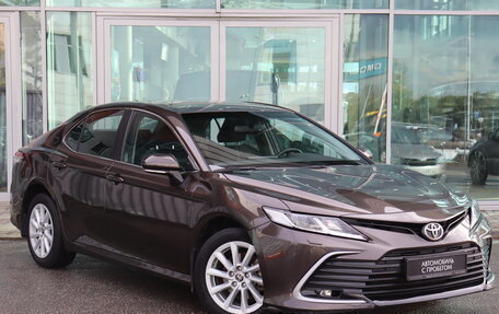 Toyota Camry, 2021 год, 3 730 000 рублей, 7 фотография