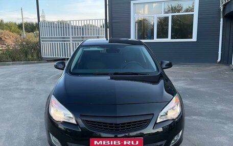 Opel Astra J, 2011 год, 715 000 рублей, 3 фотография