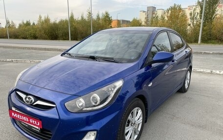 Hyundai Solaris II рестайлинг, 2011 год, 730 000 рублей, 2 фотография