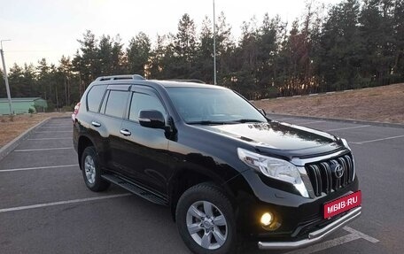 Toyota Land Cruiser Prado 150 рестайлинг 2, 2017 год, 3 699 000 рублей, 3 фотография