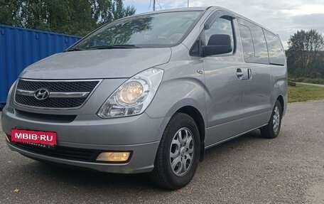 Hyundai Grand Starex Grand Starex I рестайлинг 2, 2016 год, 2 399 999 рублей, 2 фотография