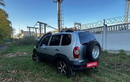 Chevrolet Niva I рестайлинг, 2009 год, 600 000 рублей, 3 фотография